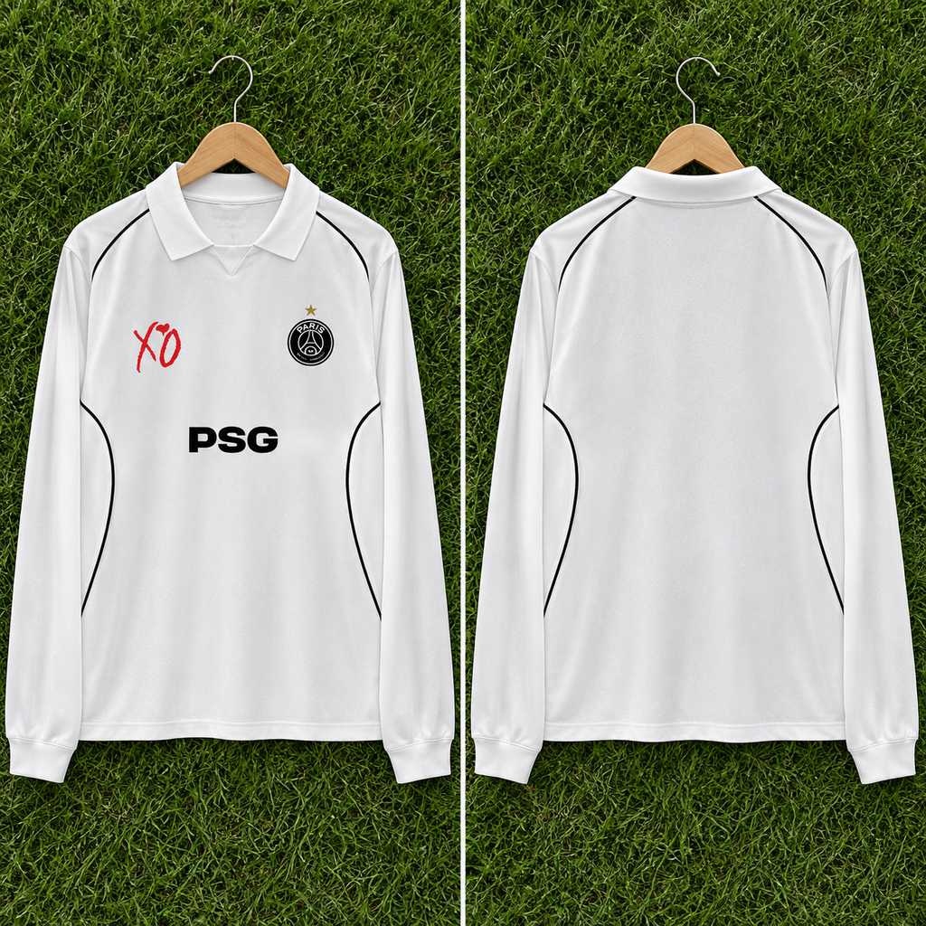 Camiseta PSG x The Weeknd XO More Than A Club - Vista frontal y trasera sobre percha en césped